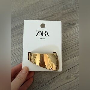 Zara metal cuff bracelet gold